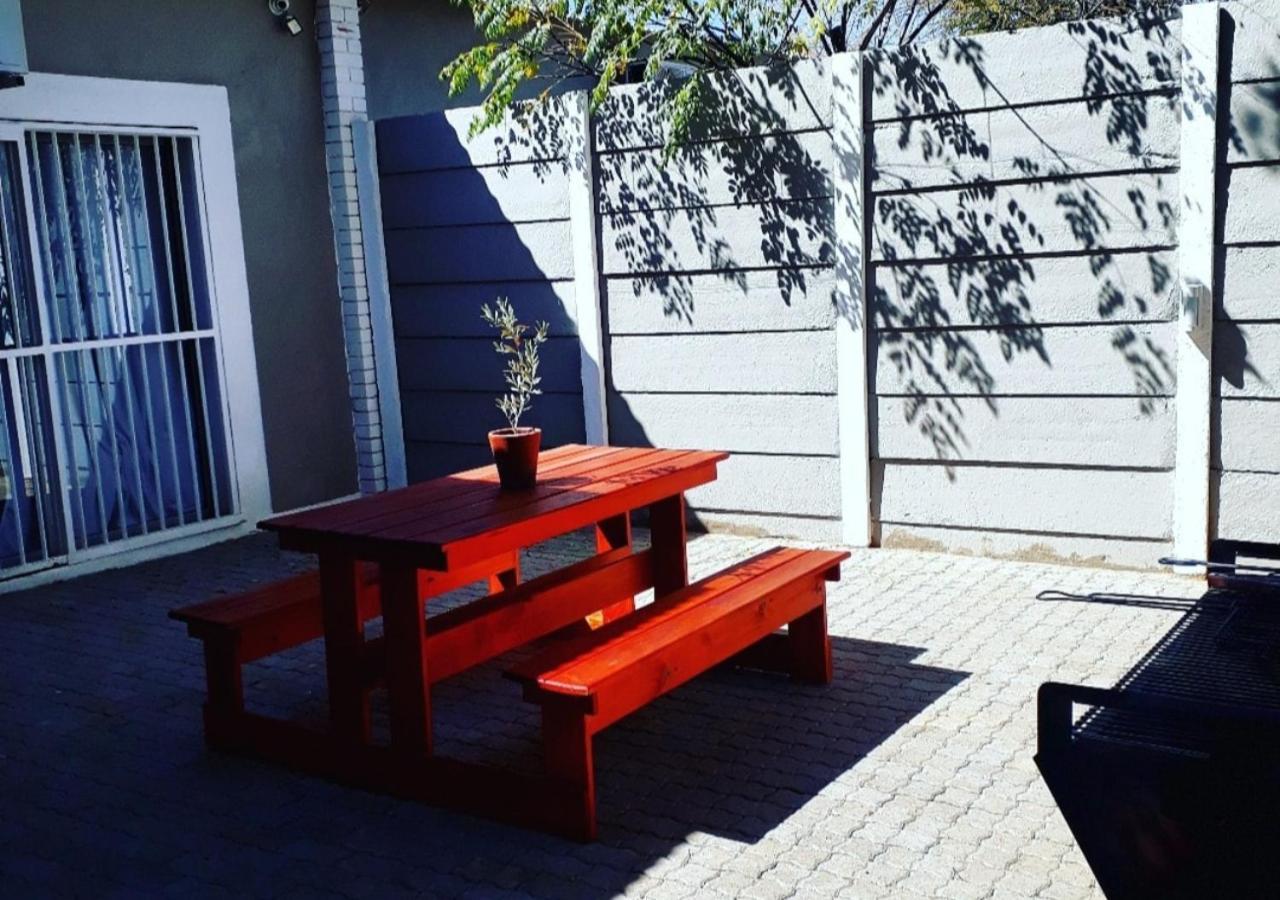 Apartament Bateleur Self Catering Cc Windhuk Zewnętrze zdjęcie